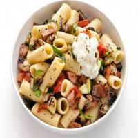 Rigatoni with Grilled Sausage and Vegetables image