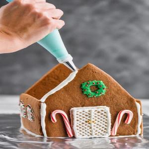Gingerbread House Icing_image