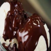 Chocolate Shell Sauce for Ice Cream_image