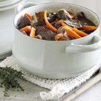 Beef with red wine & carrots image