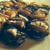 Roasted Dates Stuffed with Pine Nuts in Honey_image
