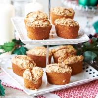 Christmas crumble friands image
