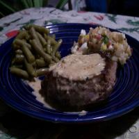 Tender Beef Smothered in Stilton Cheese Sauce_image