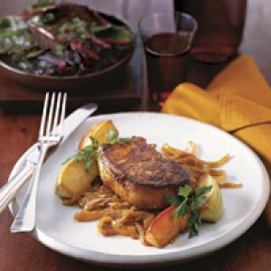 Coriander-Crusted Pork Chops with Sautéed Apples and Caramelized Onions_image