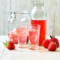 Strawberry gin_image