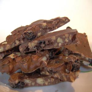 Chocolate Bark Filled With Pine Nuts and Dried Cherries_image