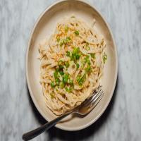 Rice Noodles With Garlicky Cashew Sauce image