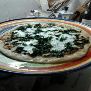 Digest Diet: Pizza With Wilted Greens, Ricotta and Almonds_image