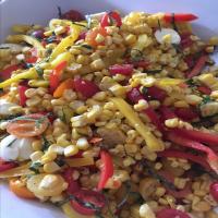 Grilled Corn Salad with Mozzarella, Bell Peppers, and Cherry Tomatoes_image
