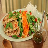 Grilled Chicken Salad with Thai Lime-Chile Vinaigrette_image
