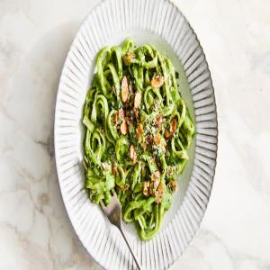 Whole-Wheat Tagliatelle with Creamy White-Bean and Kale Sauce image