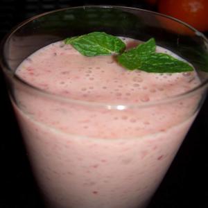 Strawberry and Hazelnut Lassi image
