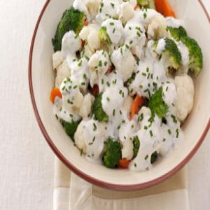 Veggies with Creamy Chive and Onion Sauce_image