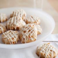 Apricot and Nut Cookies with Amaretto Icing_image