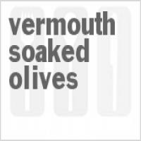 Vermouth-Soaked Olives_image