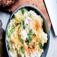 Sour Cream Mashed Potatoes With Paprika_image