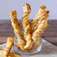 Everything Puff Pastry Breadsticks_image