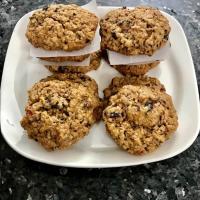 Holiday Oatmeal Cookies image