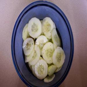 Marinated Cucumbers_image