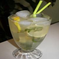 Vodka-Thyme Lemonade image