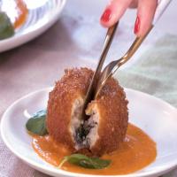 Chicken and Spinach Potato Balls with Creamy Red Pepper Coulis_image