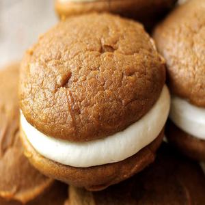 Fluffy Pumpkin-Spice Whoopie Pies image