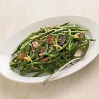 Green Beans with Creamy Mushrooms and Shallots_image