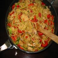 Mexican-Style Pasta With Chicken and Peppers_image