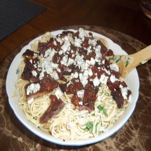 Steak Gorgonzola With Balsamic Reduction over Pasta_image