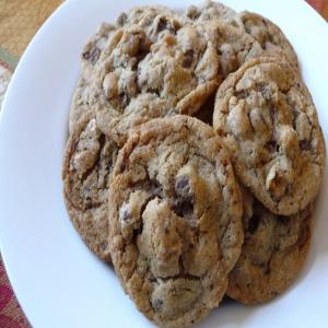 Perfectly Rich and Chewy Chocolate-Chip Cookies_image
