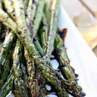 Roasted Asparagus with Garlic Balsamic Drizzle_image