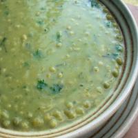 Spinach and Green Pea Soup image