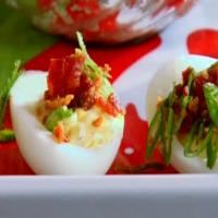 Holiday Horseradish Deviled Eggs_image