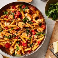 One-Pan Tomato & Spinach Chicken Pasta_image