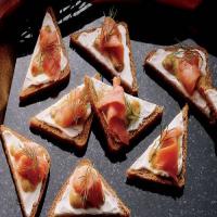 Salmon Canapes with Dilled Honey Mustard_image