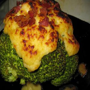 Broccoli With Cheese and Bacon Topping_image