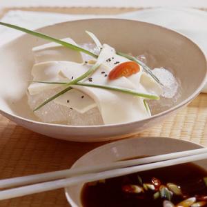 Cold Tofu Salad with Soy Ginger Dipping Sauce_image