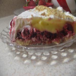 Raspberry/ Jello-Pie with Sugar Cookie Crust_image
