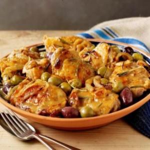 Chicken in Spanish olive sauce image