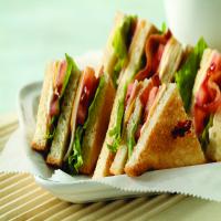 DELI DELUXE Club Sandwich image