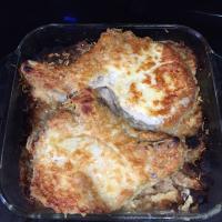 Parmesan-Crusted Pork Chops with Cornbread Stuffing_image
