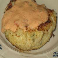 Crab Cakes With Roasted Pepper Remoulade Sauce_image