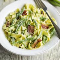 Fettuccine with beans & pancetta image