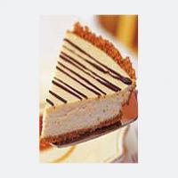 Cinnamon-Crusted Coffee Cheesecake Pie with Caramel Sauce_image