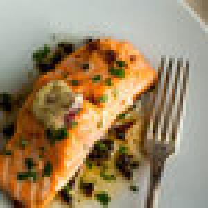 Salmon With Anchovy-Garlic Butter_image