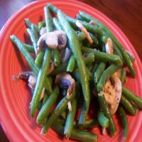 Sautéed Green Beans With Mushrooms and Onion image