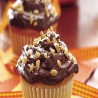 Peanut Butter Cupcakes with Chocolate Frosting_image