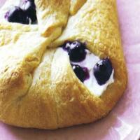 BLUEBERRY-CHEESE ROLLS_image