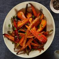 Honey-roasted carrots image