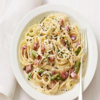 Pasta with Asparagus and Prosciutto image